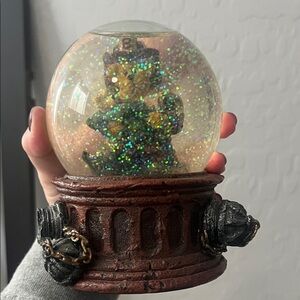 Boyd’s Bear Glittery Snow Globe with Brown Base